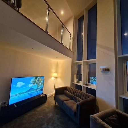 The Panoramic - The Finest Apartment In The City - By Tifa Stays Суонзи Екстериор снимка